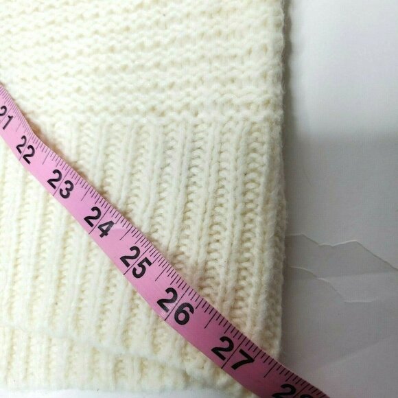 Universal Threads Women's Size Small White Sweater Soft V Neck - Picture 4 of 5